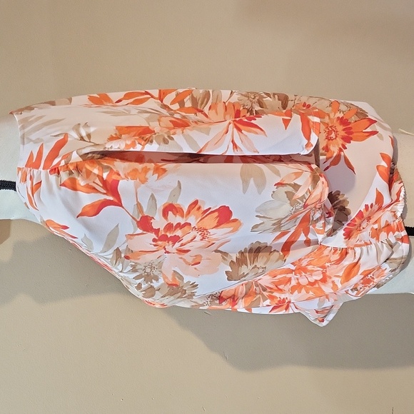 Floral & Ivy Floral V-Neck Top - Picture 5 of 10